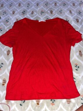 Women’s Red V-Neck Short Sleeve Top